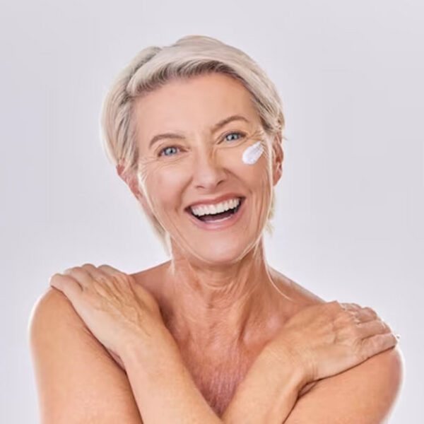 Anti-Aging 50+, Rejuvenescimento da Pele, Longevidade, Vitalidade Renovada, Antienvelhecimento, Regeneração Celular, Firmeza e Elasticidade, Proteção Celular, Defesa Completa, Energia Celular, Suporte Vascular, Estresse Oxidativo, Saúde da Pele, Pele Radiante, Combate ao Envelhecimento, Coenzima Q10, Picnogenol, Bio Arct®, Glycoxil®, Resveratrol Trans.